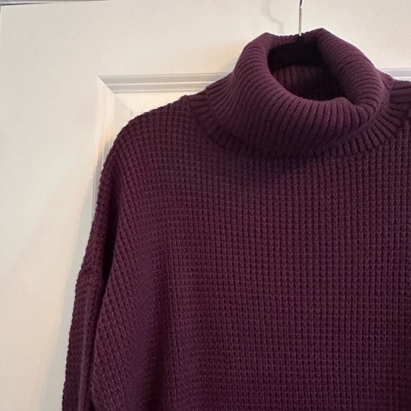 Nasty Gal Turtleneck - Picture 2 of 5